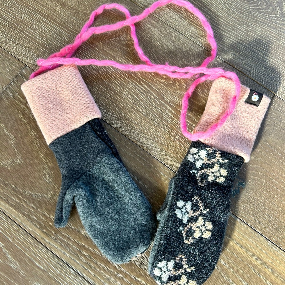 New Honeybea Mittens